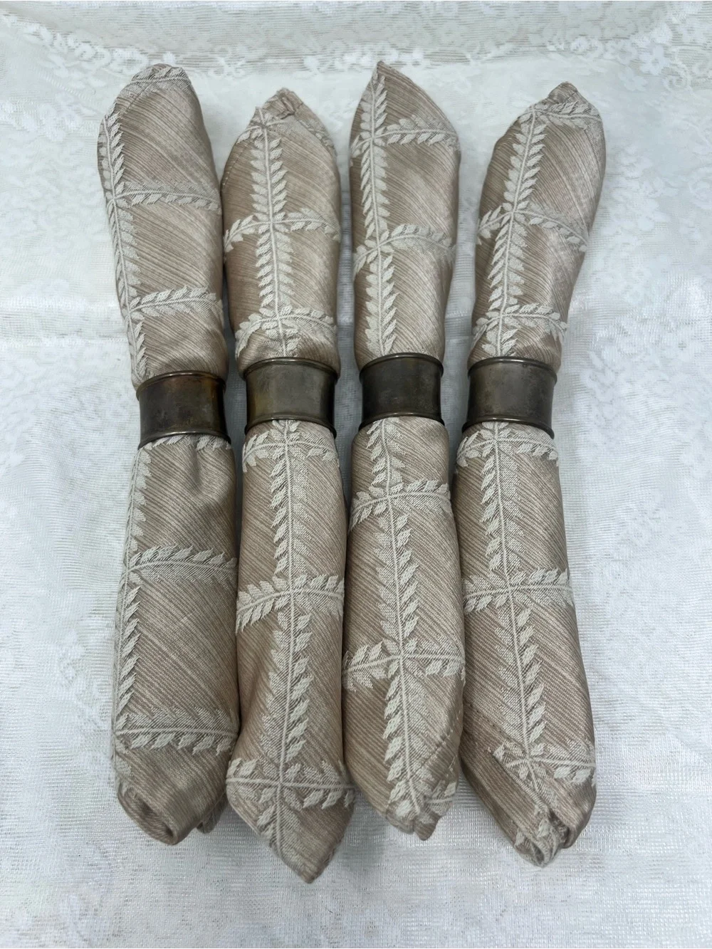 SET OF 6 Lenox Laurel Leaf Cloth Napkins with Metal Rings